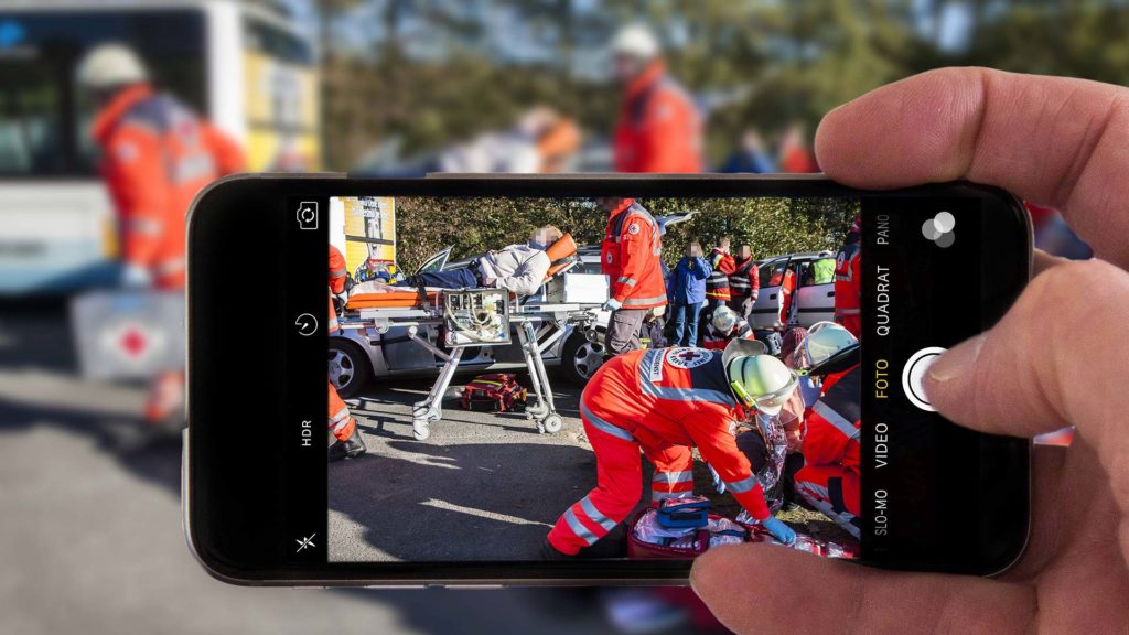 Gaffer fotografiert bei einem Rettungseinsatz