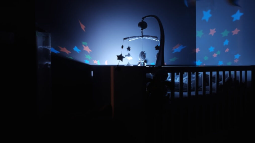 Kinderzimmer bei Nacht