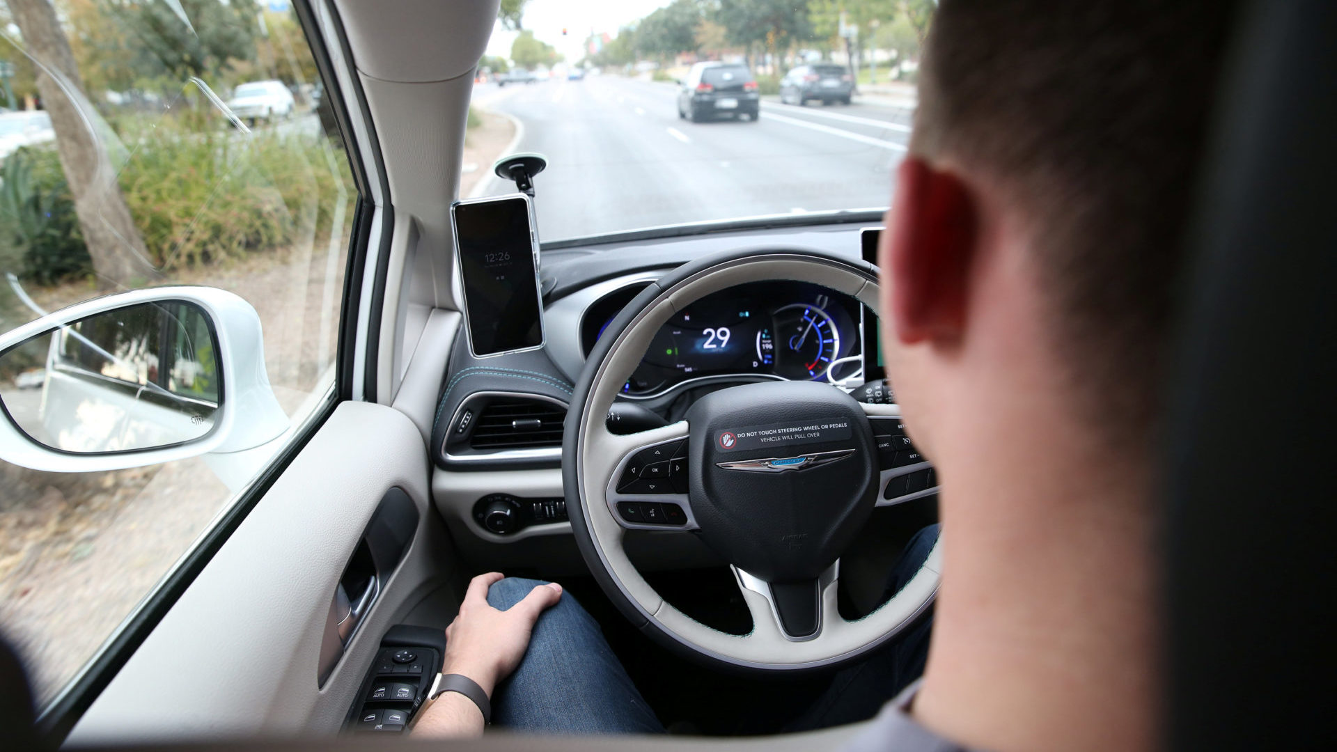 Autonomes Fahren in Level 3: Das Auto fährt alleine, der Fahrer muss aber bereit sein, einzugreifen | Foto: REUTERS