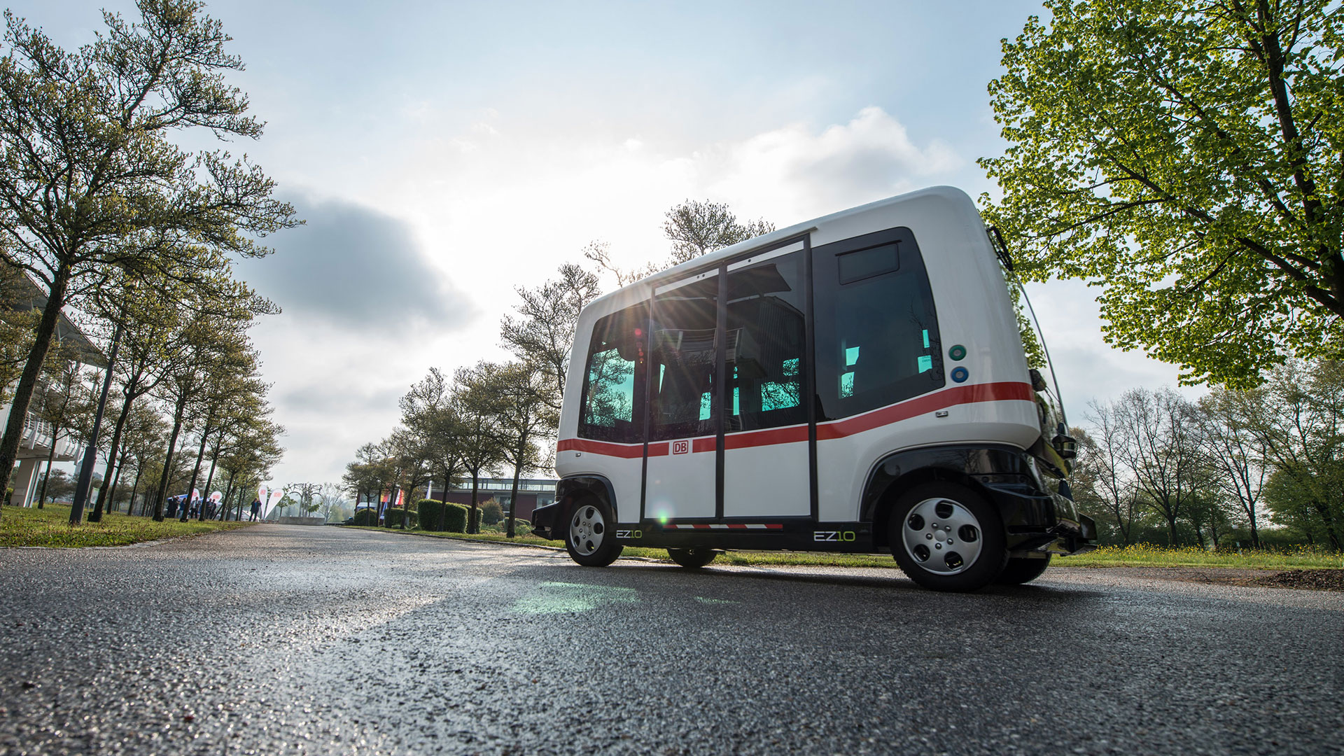 Ein autonom fahrender Bus in Bad Birnbach (Bayern) auf einer Teststrecke