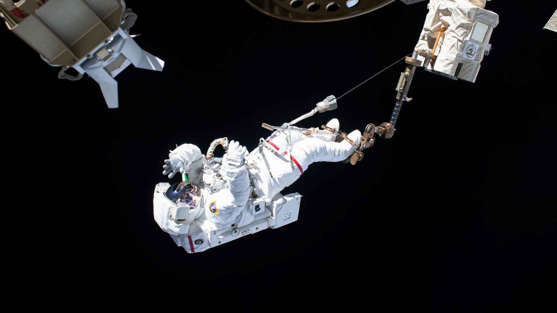 Darum muss die ISS immer wieder auf Kurs gebracht werden